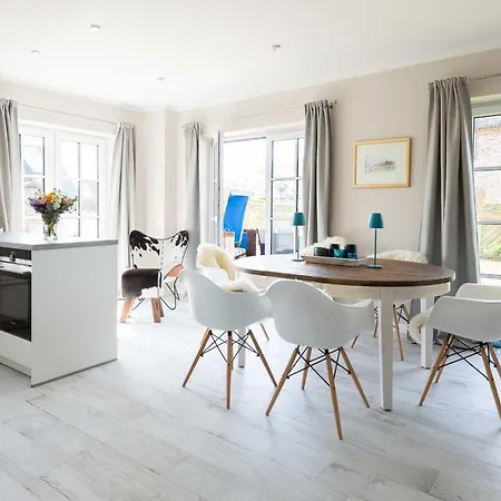 Holiday home Senskiin Lee Wenningstedt-Braderup