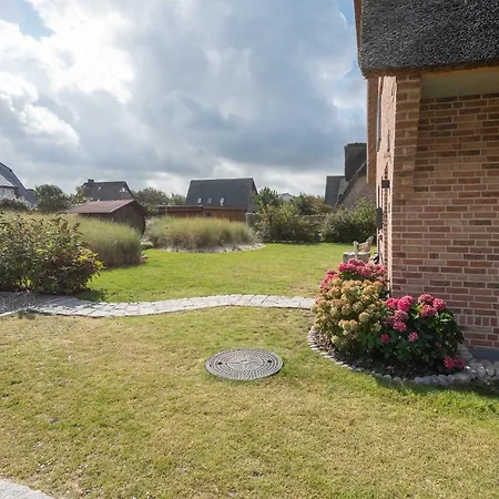 Holiday home Senskiin Lee Wenningstedt-Braderup